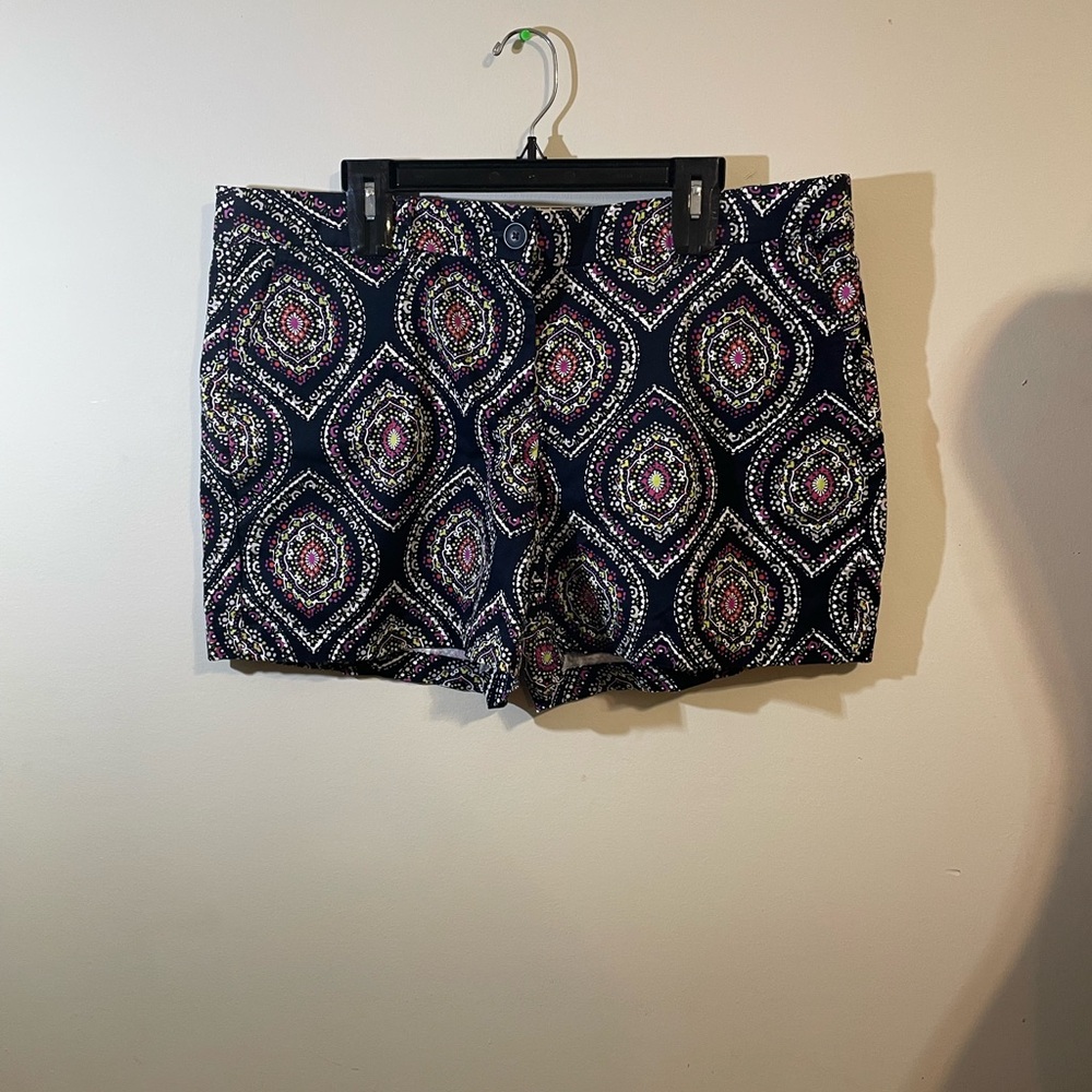 Crown & Ivy shorts Women's size 16 Navy Purple vibrant print inseam 4 1/2”